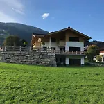 Neuhausliving