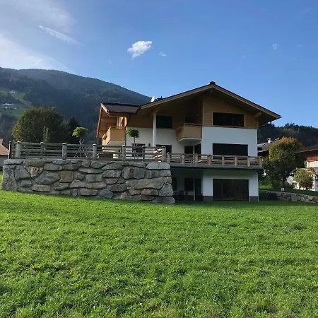 Neuhausliving