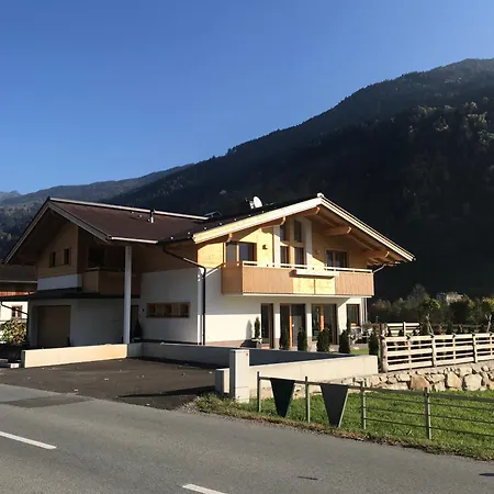 Neuhausliving